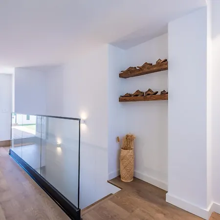 Modern Balcony - Solarium & Parking بيت للعطل Arafo