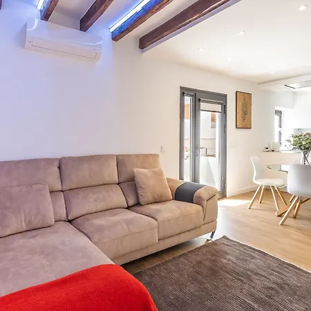 بيت للعطل Modern Balcony - Solarium & Parking