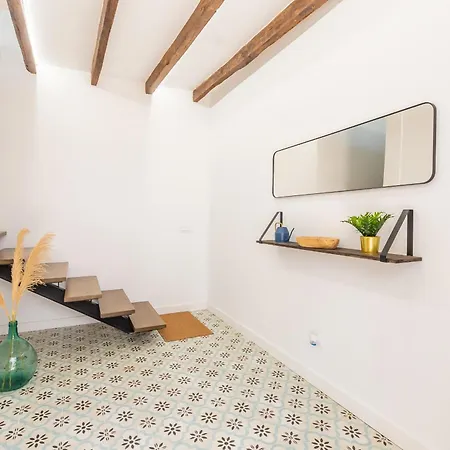 Modern Balcony - Solarium & Parking بيت للعطل Arafo