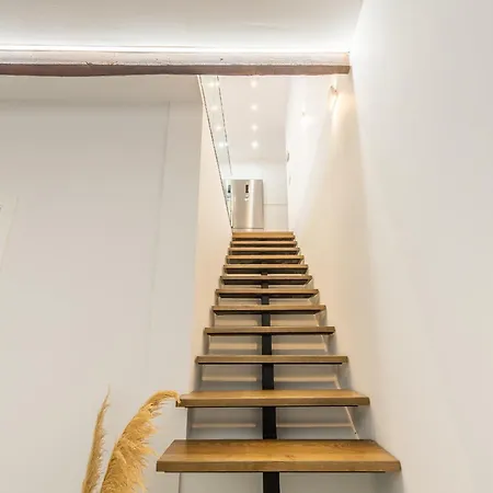 بيت للعطل Modern Balcony - Solarium & Parking *